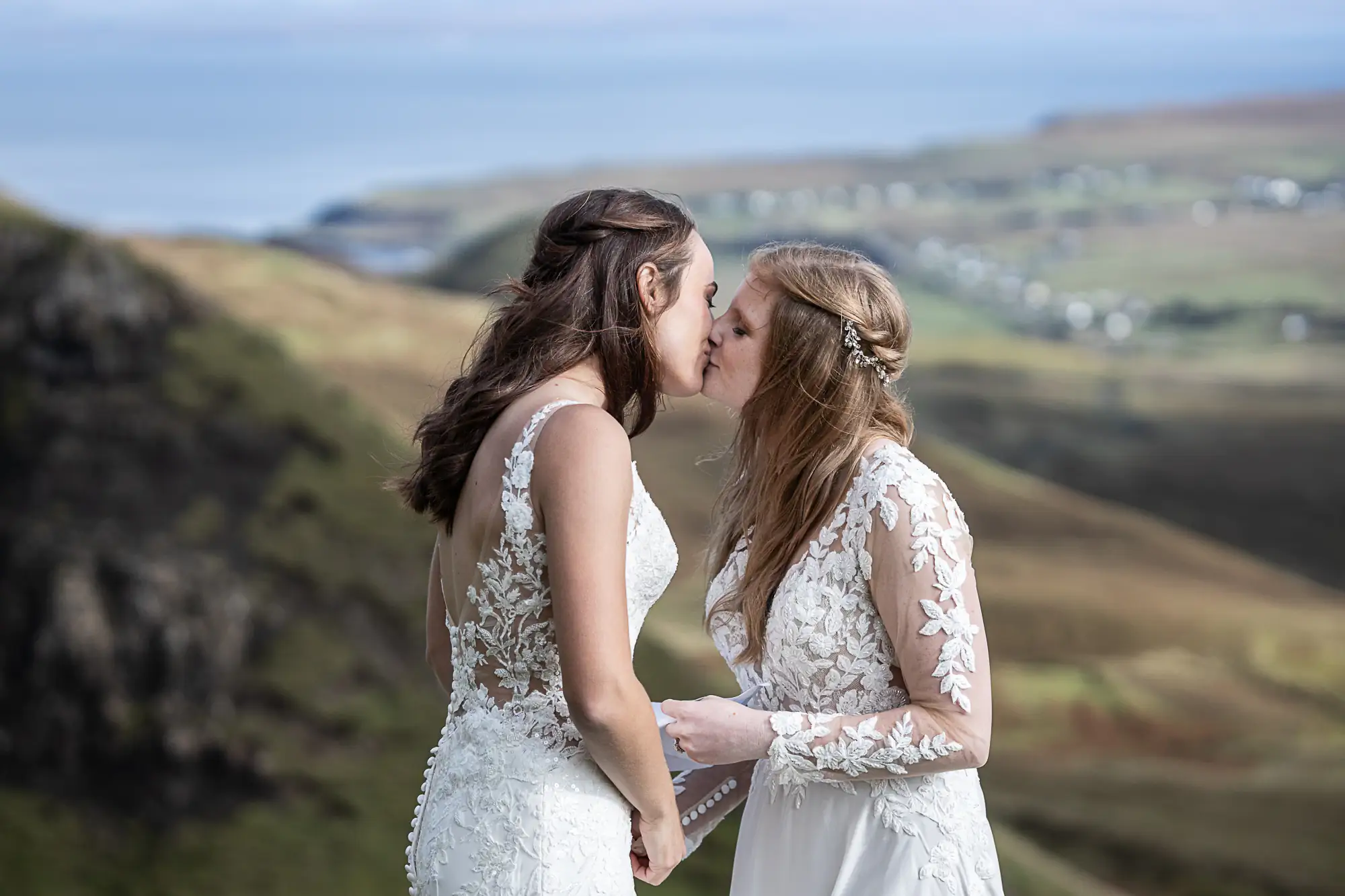 newlywed brides' first kiss