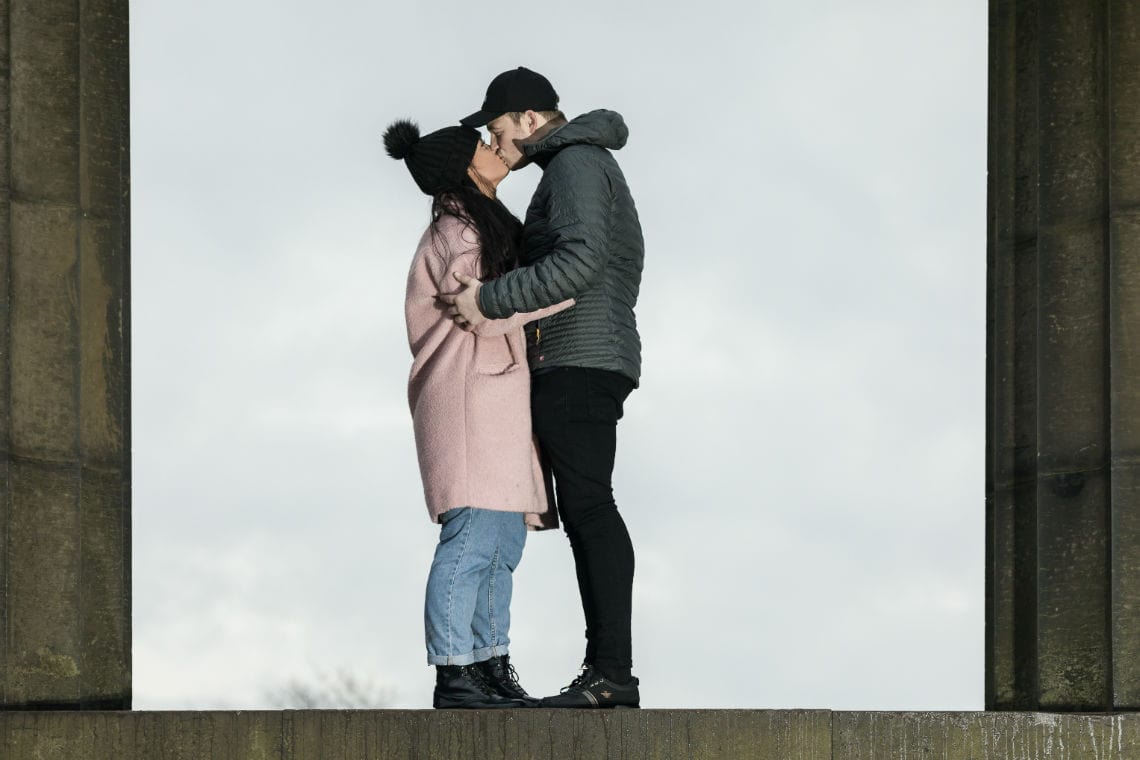 couple kissing