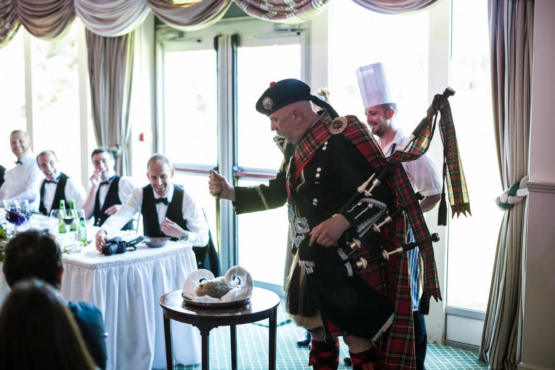 Pavilion piper address to the haggis