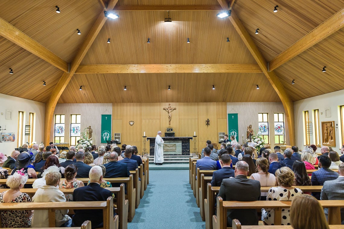 Priest announces the new mr and mrs